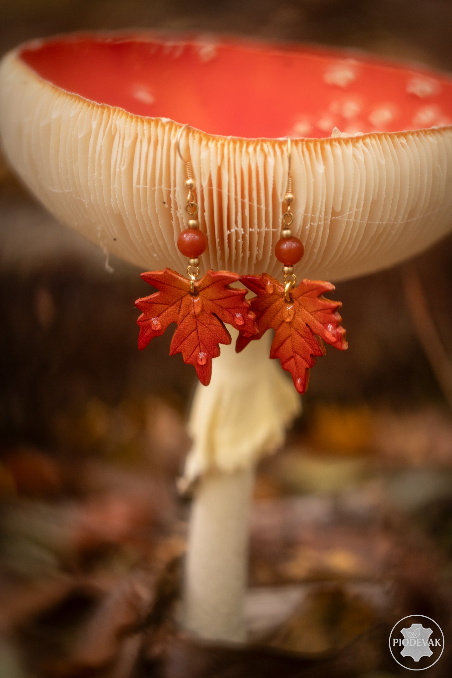 Erable écarlate - Boucles d'oreilles en cuir tannage végétale