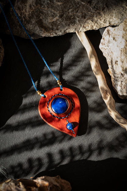 Hathor - Collier lapis lazuli et cuir de vachette